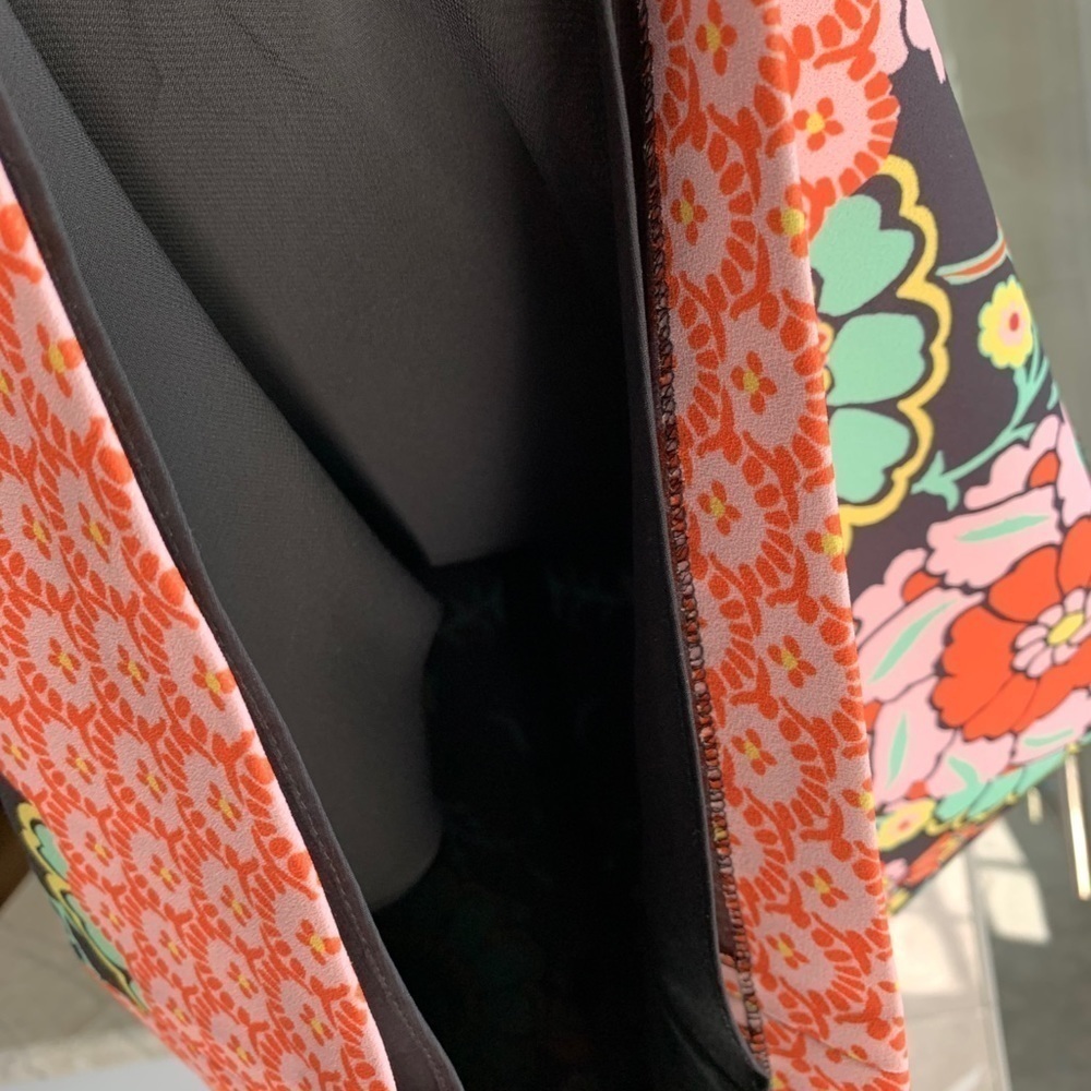 ALICE + OLIVIA Keaton Crewneck Shift Dress - Picture 10 of 10